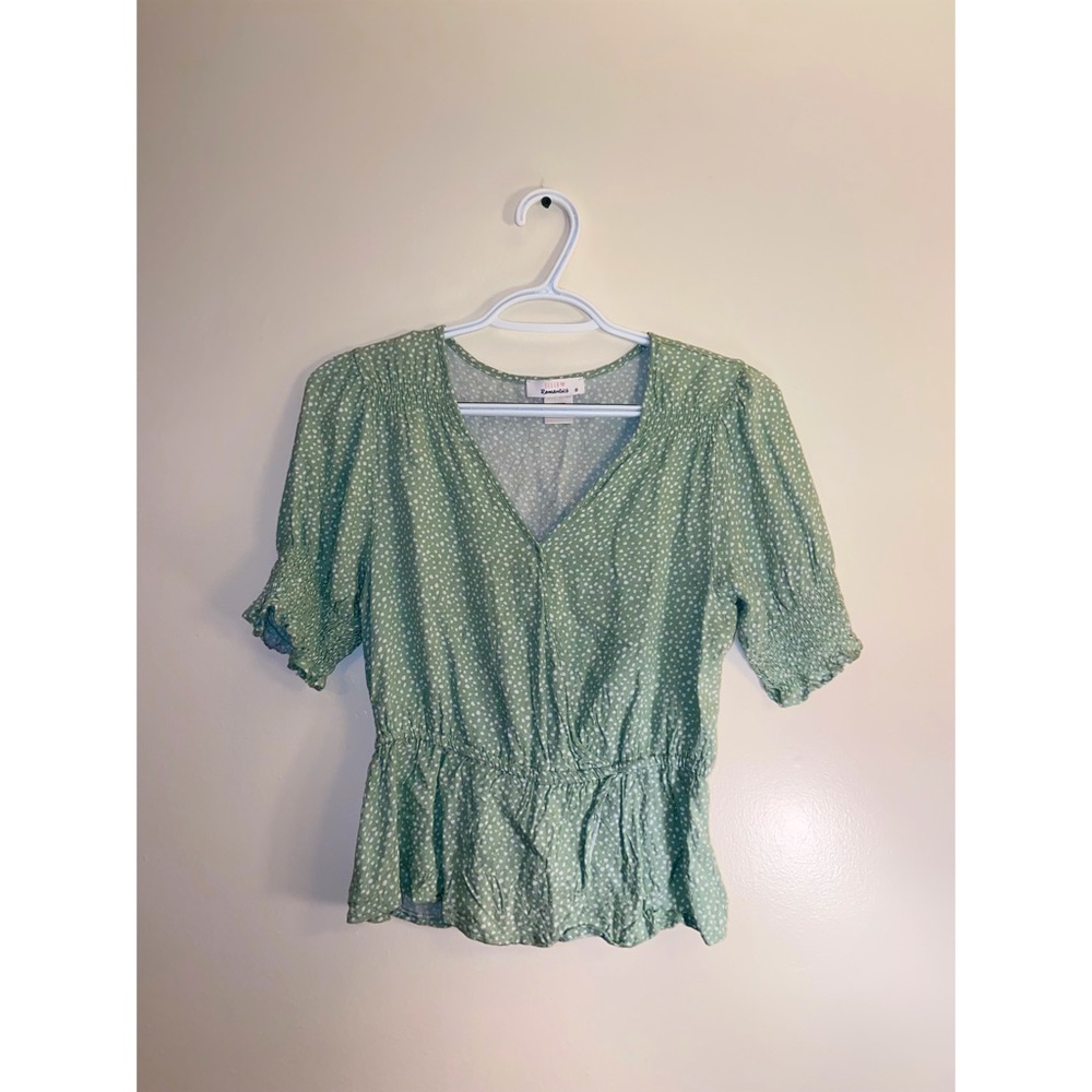 Green Polka Dot Fitted Blouse 🍀